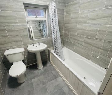 4 bedroom house of multiple occupation to rent - Photo 2