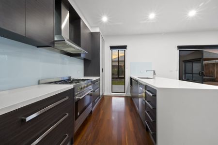 Stylish, Spacious & Perfectly Positioned for Family Living - Photo 3