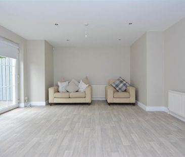 1 Lesley Court, 25 Stockmans Lane, BELFAST, BT9 7JA - Photo 4