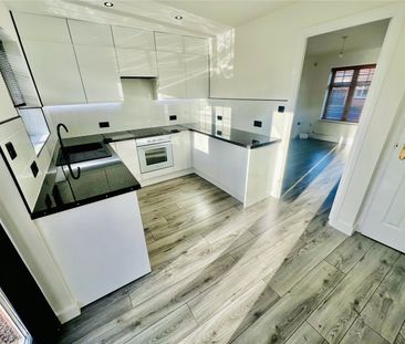 2 bedroom property to rent The Gardens, Middleton, Leeds, LS10 - Photo 4