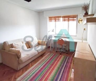 Alquiler de piso en Calle Cardenal Cienfuegos - Photo 3