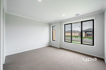 BRAND NEW PROPERTY IN SUNBURY- EVERYTHING YOU COULD WANT. - Photo 2