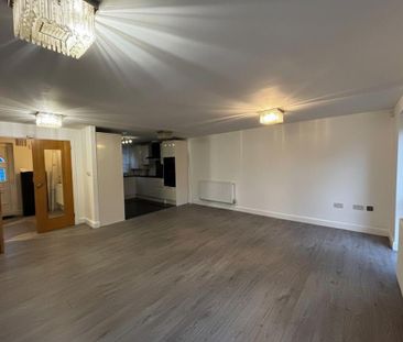 4 bedroom terraced house to rent - Photo 3