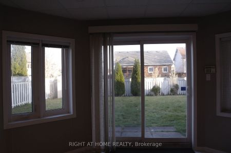 Detached Home For Lease | N8138744 - Photo 2