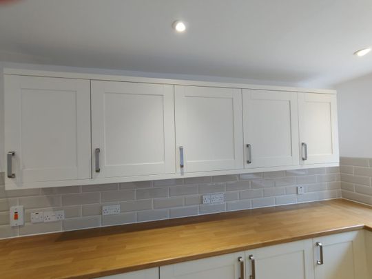 3 Bed Semi-Detached House, Conifer Road, SO16 - Photo 1