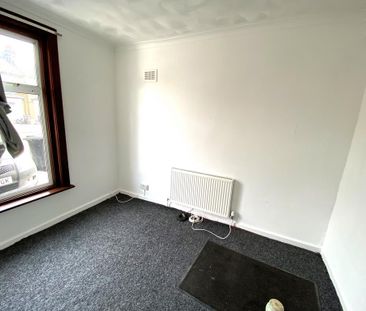 4 bedroom semi-detached house to rent - Photo 1