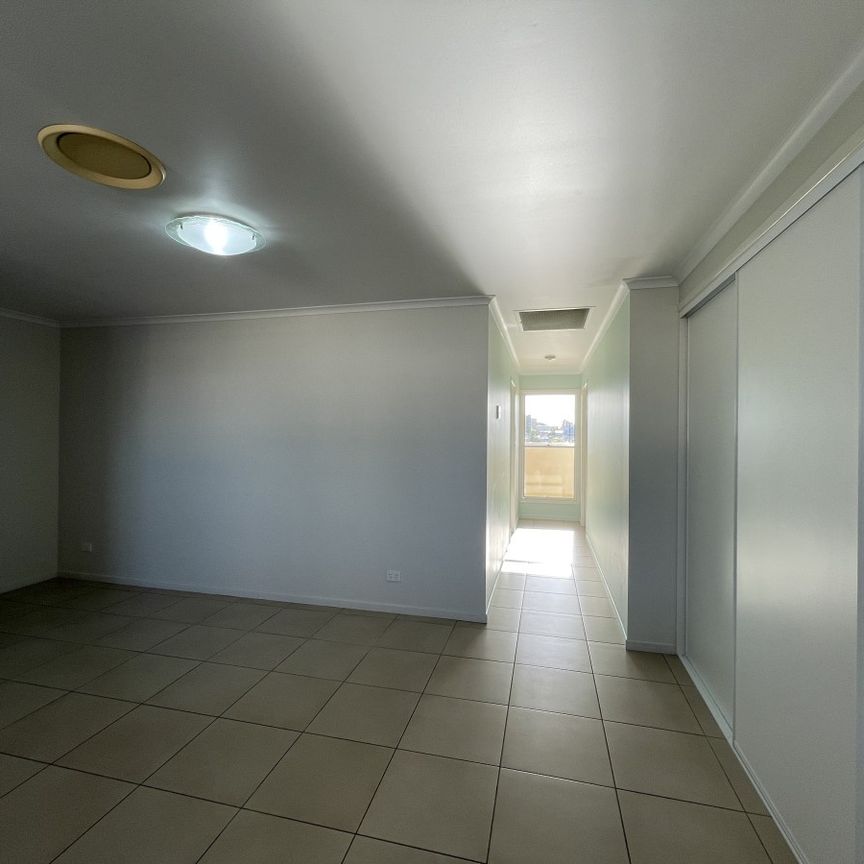 3 bedroom unit in the CBD - Photo 1