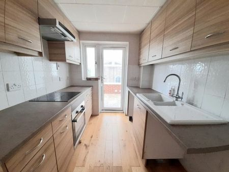 Holland Way, Newport Pagnell, MK16 Mi... - Photo 2