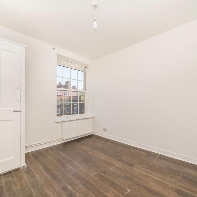 3 bedroom flat to rent - Photo 1