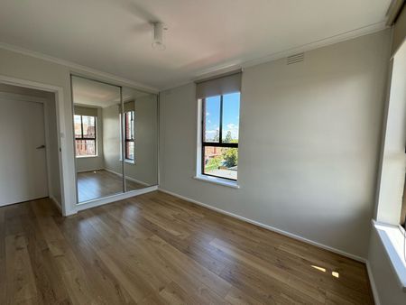 12/13-15 Maribyrnong Road, Ascot Vale VIC 3032 - Photo 5