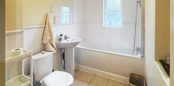 Room in a Shared Flat, Thyme Close, SE3 - Photo 2