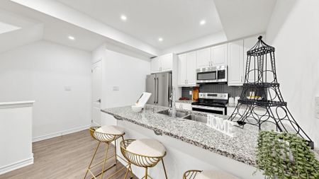 For Lease - 15 Heron Park Place, Toronto, Ontario - Photo 2