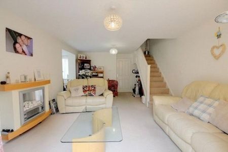 2 bedroom terraced house to rent - Photo 2