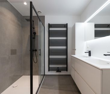 1410, Waterloo - Photo 2