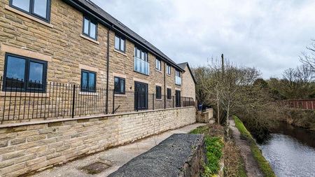 Canal View, Mossley, Mossley, OL5 - Photo 3