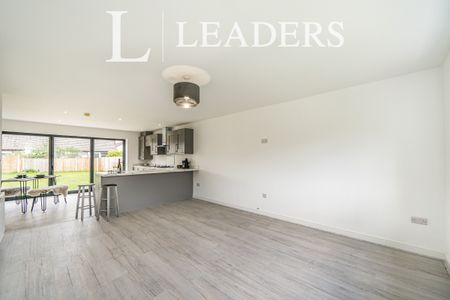 4 bedroom semi-detached to rent Warrington road - Photo 3
