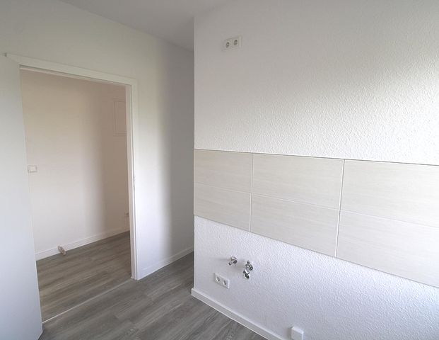 Einziehen und Wohnen… Gemütliche Wohnung in Aschersleben! - Photo 1