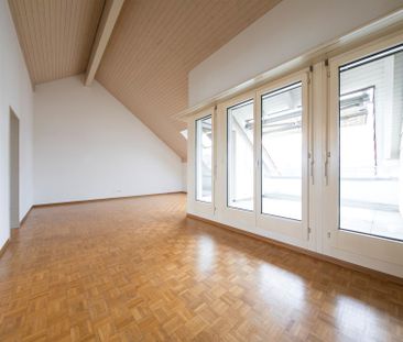 Schöne Dachwohnung! - Photo 1