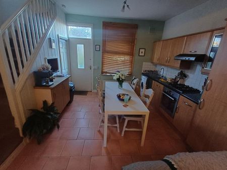 2 bedroom terraced house to rent - Photo 4