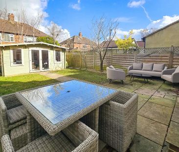 4 bedroom semi-detached house to rent - Photo 2