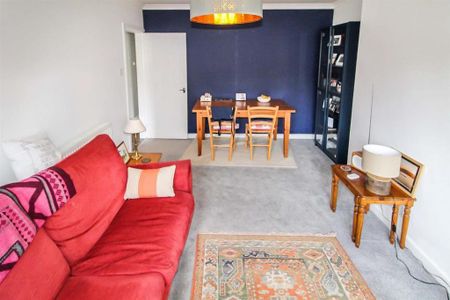 2 bedroom maisonette to rent - Photo 2