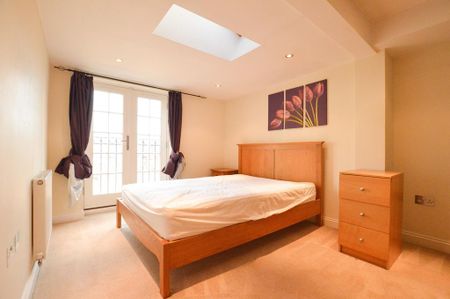 2 bedroom flat to rent - Photo 2