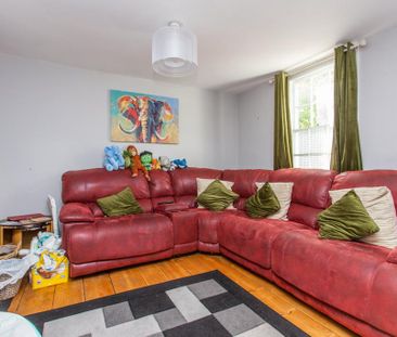 2 bedroom terraced house to rent - Photo 2