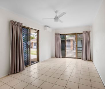 Modern Renovated Apartment in Beachside Complex - Photo 3