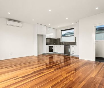 3/26 Winifred Street, Essendon VIC 3040 - Photo 6