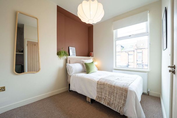 🏡 New! Leeds House Share ✨ Be First To Move In! - Photo 1