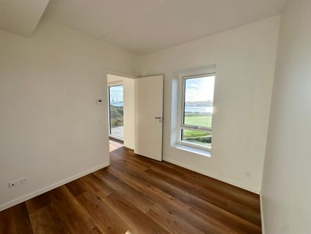 Moderne 3-værelses lejlighed med udsigt i Nørresundby - Photo 3