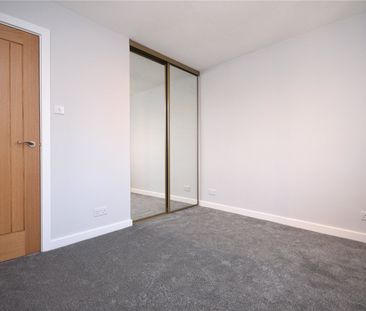 9, Leventhorpe Way, Oulton, Leeds, West Yorkshire, LS26 8NH - Photo 4