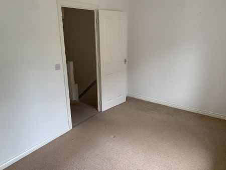 2 bedroom end of terrace house to rent - Photo 5