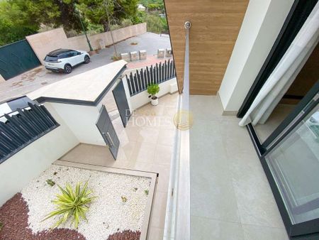 3 bedroom luxury House for rent in Nerja, Andalusia - Photo 4