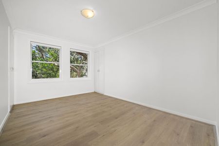 SPACIOUS TOWNHOUSE - WALK TO THE BEACH - Photo 4