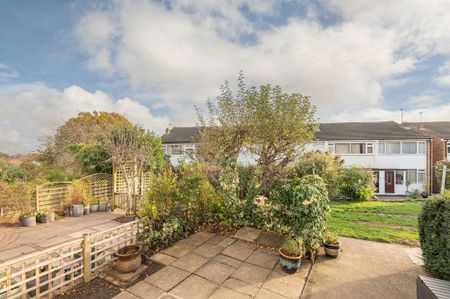 3 bedroom terraced house to rent - Photo 3