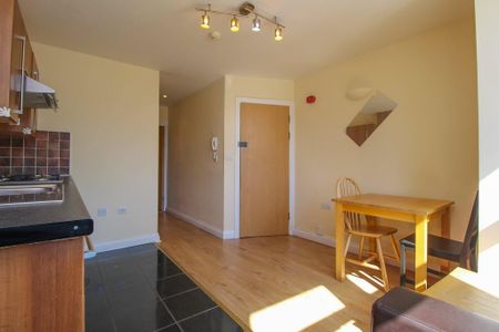 1 bedroom ground floor flat to rent - Photo 2