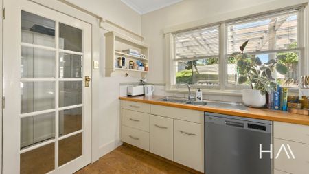 4 St Leonards Rd - Photo 2