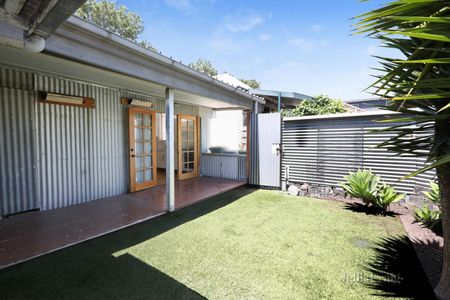 38 Ann Street, Williamstown - Photo 2