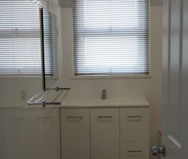 South Windsor - Photo 5