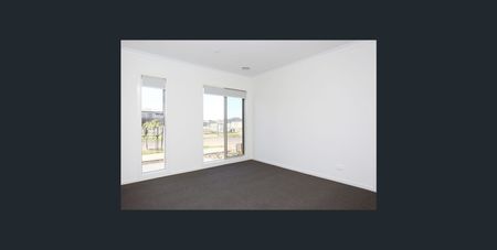 Fabulous 4Br Home in Upper Point Cook! - Photo 5