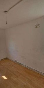 Langdon Crescent, London, E6 - Photo 4