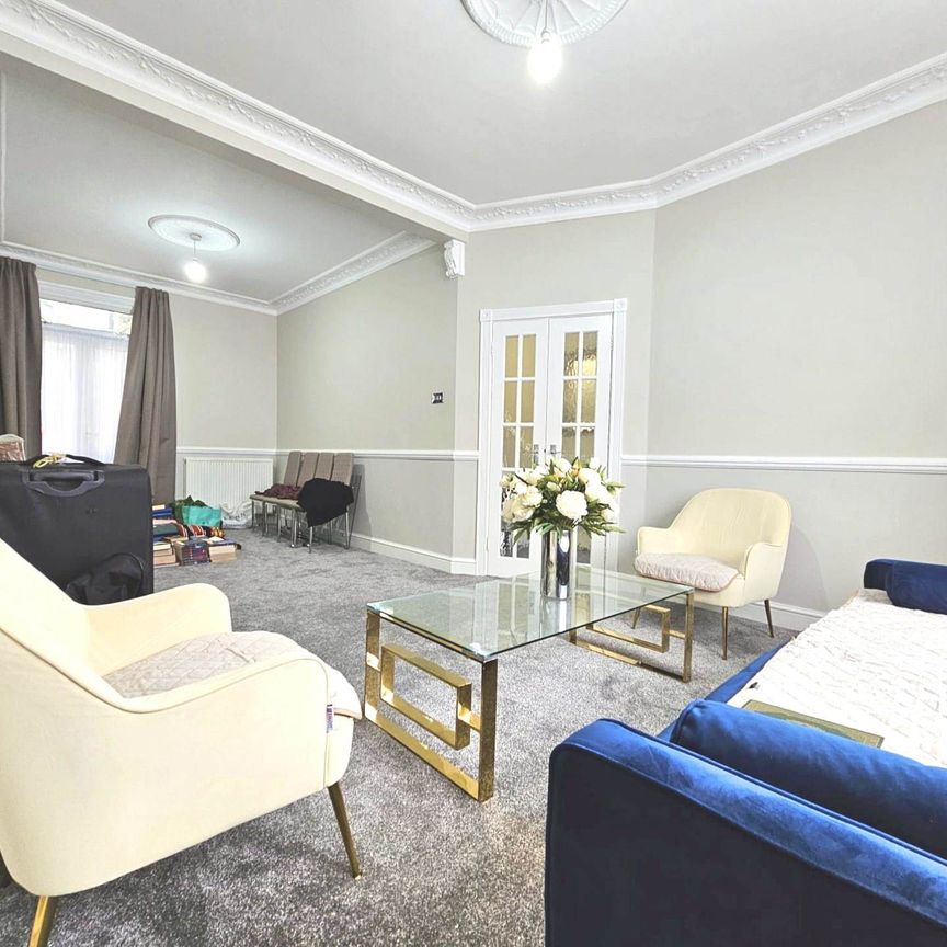 Guide Price £2,950 pcm - Available Now - Part Furnished - Photo 1