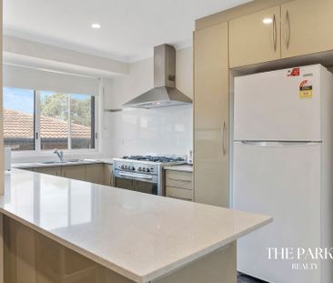 Modern Family Home - Photo 6