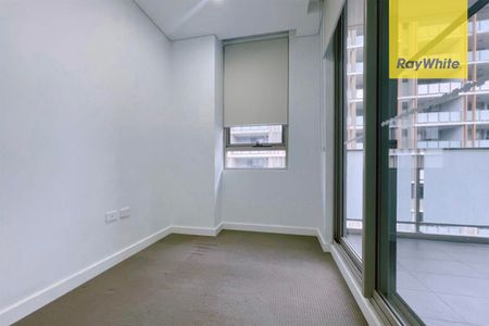 Modern 2-Bedroom Apartment in the Heart of Parramatta - Photo 5