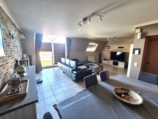 Ruim duplex-appartement met garage te Zulte - Photo 1