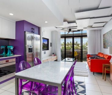 Spacious townhouse moments from the city - Photo 1