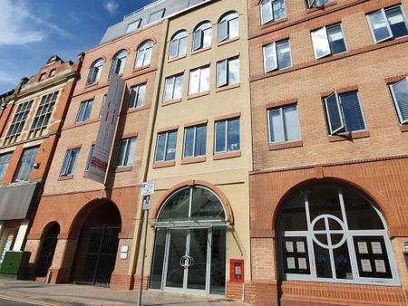 Peterborough - Photo 2