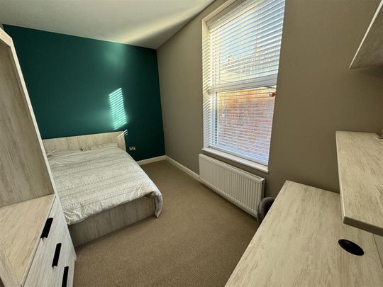 Hyde Park Villas, Hyde Park, LS6 1BH, Leeds - Photo 1
