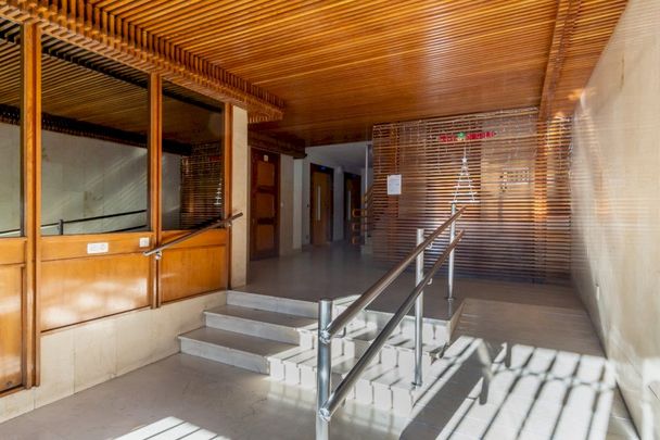 Bright&nbsp; double room in Camino de Vinateros - Photo 1